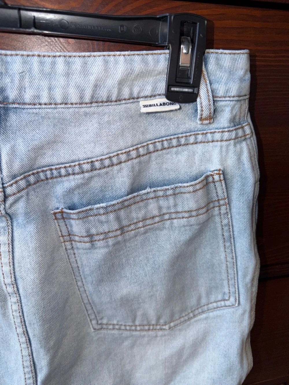 Billabong classic button